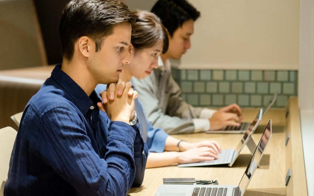 Comment le syndrome de l’imposteur peut être le meilleur ami des entrepreneurs